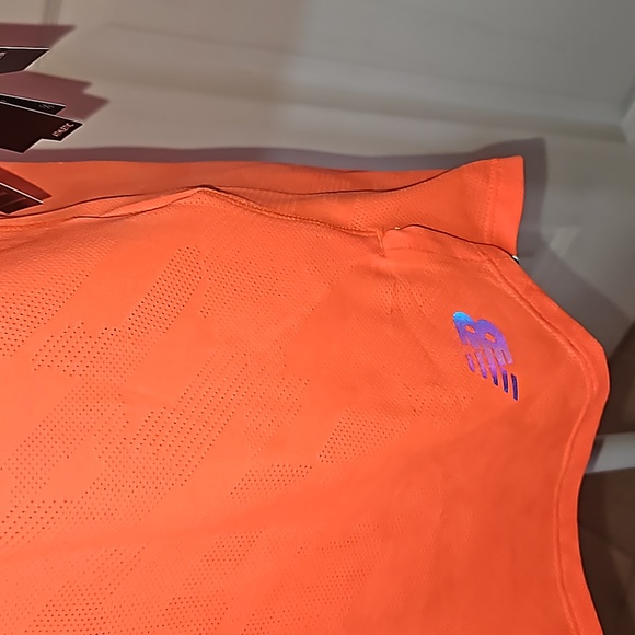 NEW BALANCE ICE X Women Activewear Short Sleeve Top T-shirt Neon Size L - Picture 4 of 13